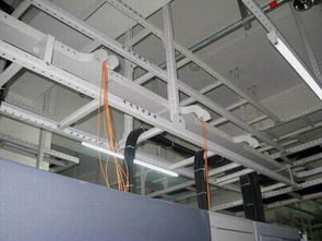 沈阳市双合通信设备厂 尾纤走线槽道高清图片展示与通信设备应用